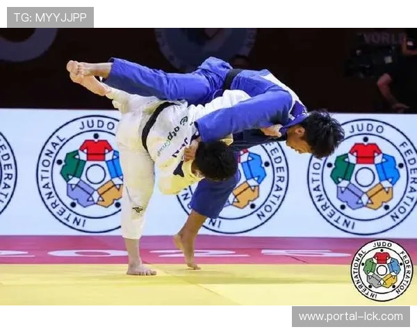 女子48公斤级庄文娜、韩帅霞并列季军，山东甘肃各添一铜