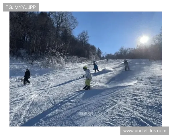 各大雪场今冬提前开板,基础设施升级满足滑雪者多元需求 各大雪场今冬提前开板,基础设施升级满足滑雪者多元需求