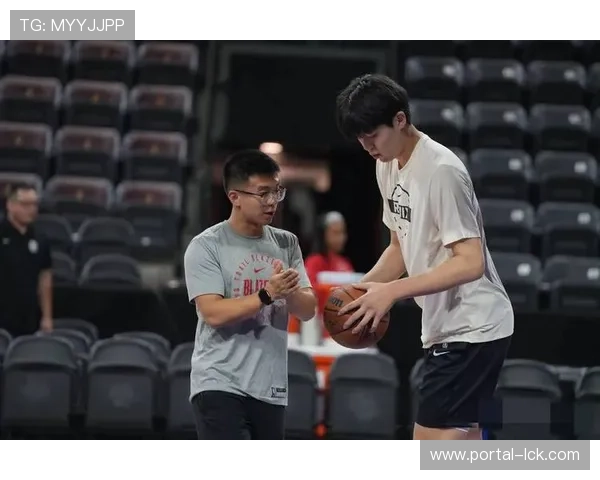 杨瀚森G联赛贡献18分10篮板4助攻，末节关键扣篮助混音队逆转